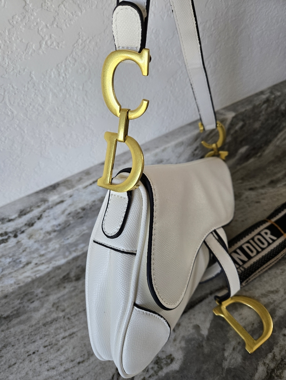 Dior CD White Leather Saddle Bag with Gold Hardware Shoulder Crossbody Bag - Picture 4 of 6